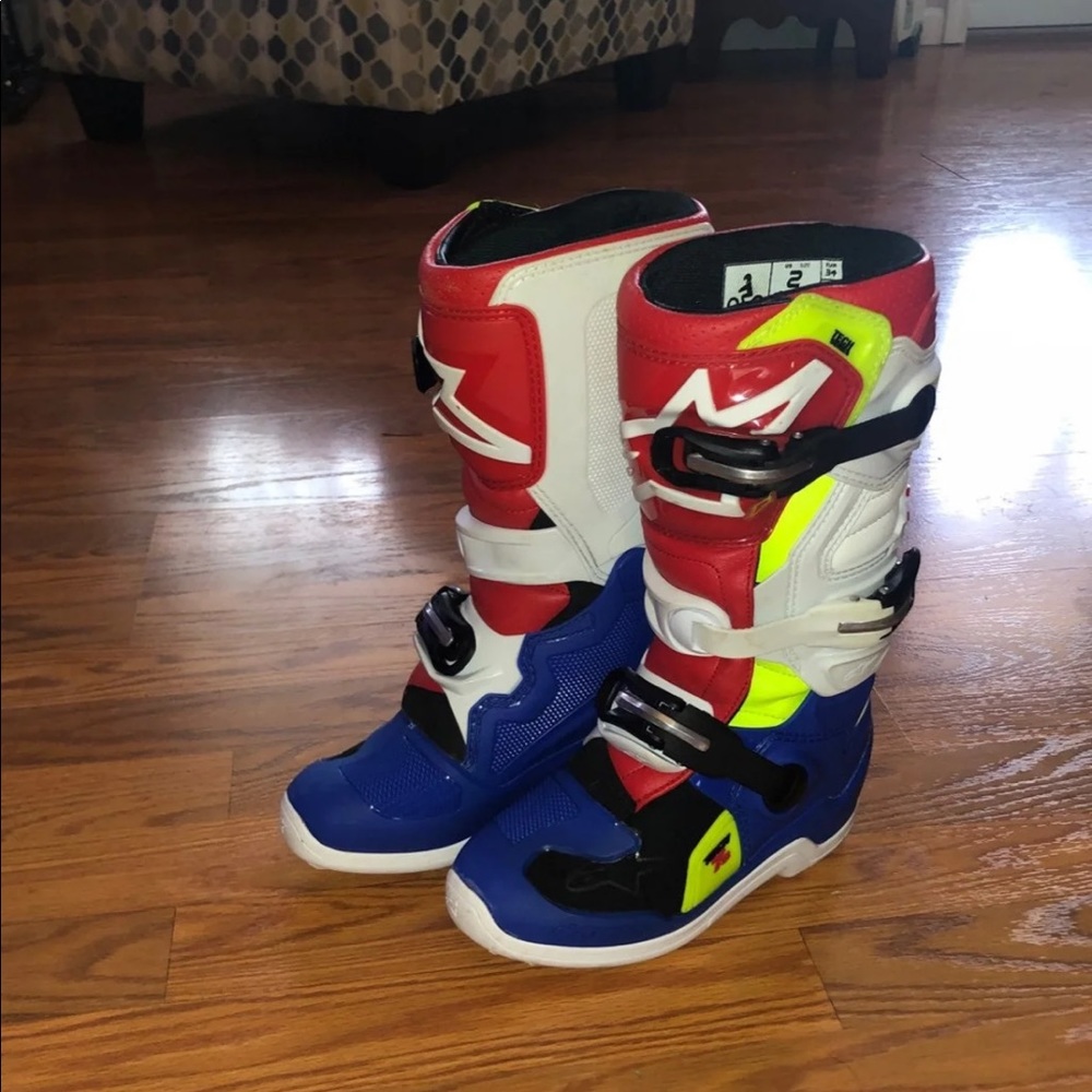 SOLD Alpinestars youth riding boots